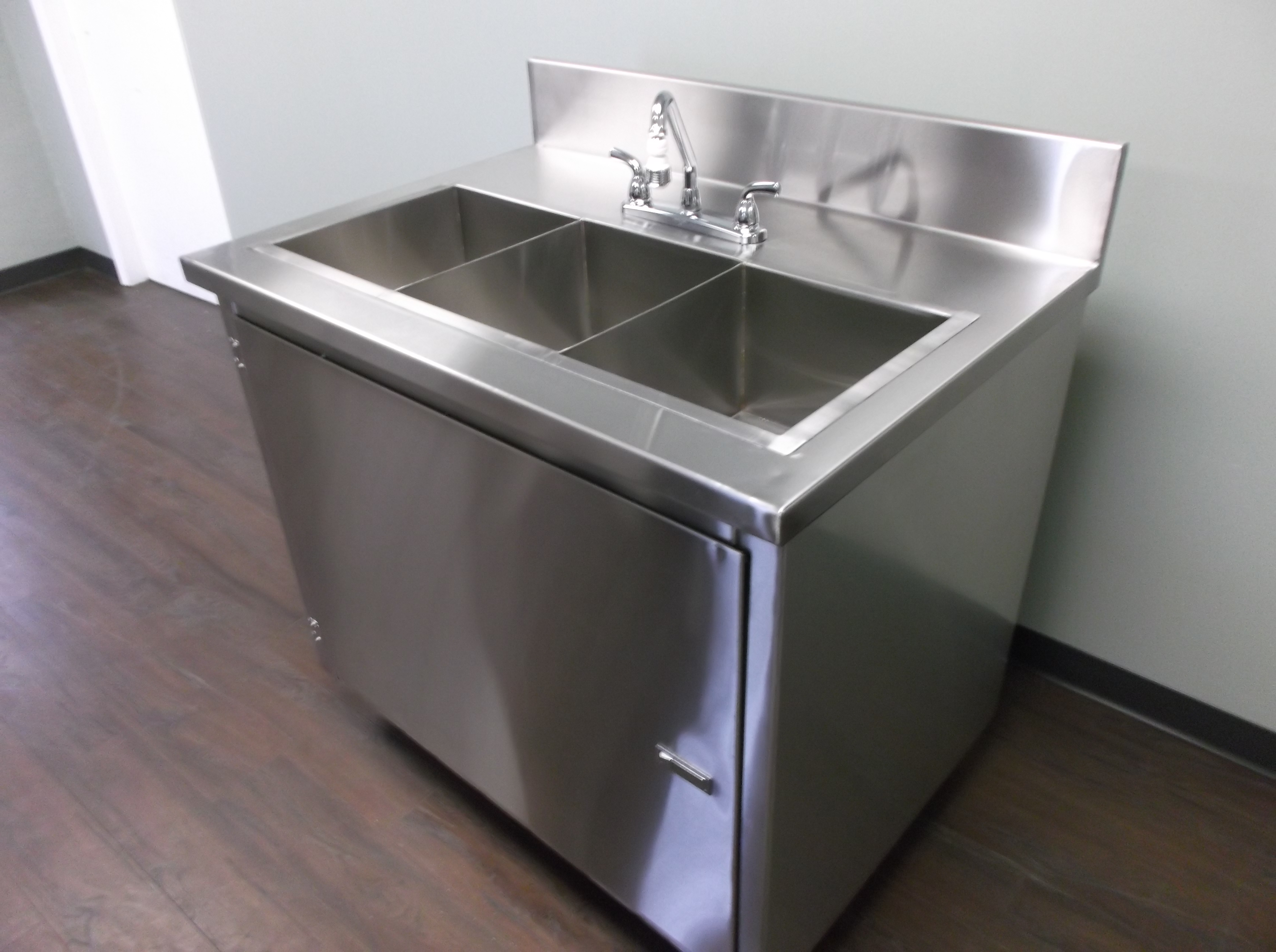 Food truck sink